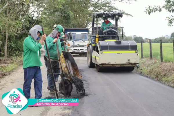 Trabajos de reparcheo vía a la vereda El Rosario